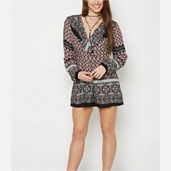 ✨3 FOR $15 SALE✨ Medallion Challis Romper By Sadie Robertson X Wild Blue - Picture 1 of 9